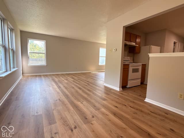 2407 Collins Way, Greenfield, IN 46140, photo 5 of 21