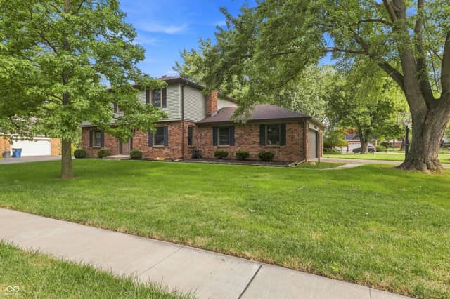 7820 Scarborough Blvd South Drive, Indianapolis, IN 46256, photo 4 of 66