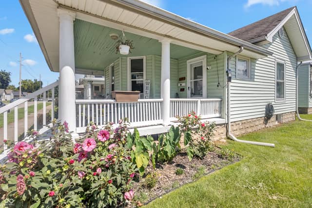 1403 Pearl Street, Columbus, IN 47201, photo 2 of 37