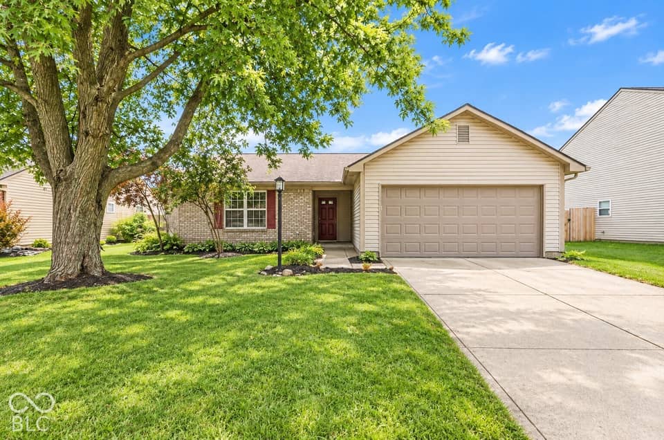 18084 Sanibel Circle, Westfield