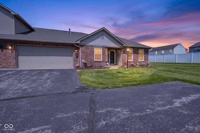 6214 Robinwood Lane, Indianapolis, IN 46237, photo 3 of 30