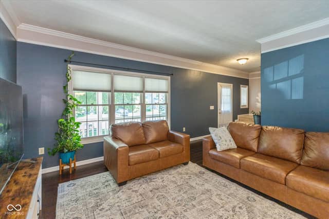 5118 Robinsrock Way, Indianapolis, IN 46268, photo 4 of 24