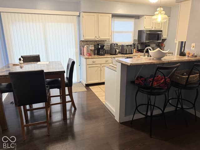 928 W 79th Street, Indianapolis, IN 46260, photo 5 of 8