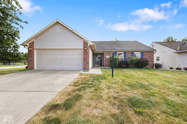 8343 Crosser Drive, Indianapolis, IN 46237, photo 2 of 31