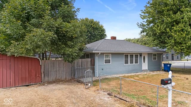 1090 N Mann Avenue, Austin, IN 47102, photo 2 of 22