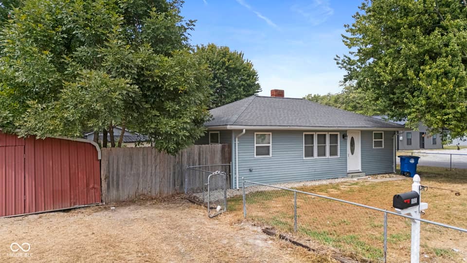 1090 N Mann Avenue, Austin, IN 47102, photo 1 of 22