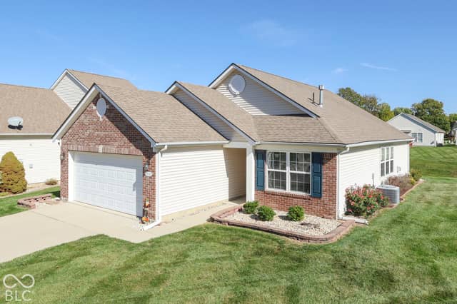 1031 Lincoln Park West Drive, Greenwood, IN 46142, photo 3 of 40