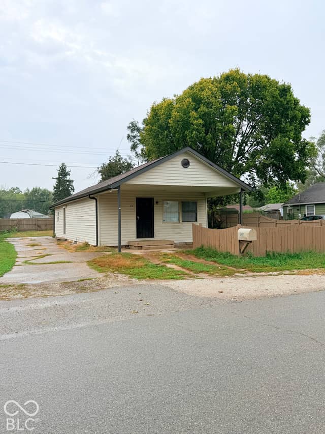 2430 Foltz Street, Indianapolis, IN 46241, photo 3 of 39