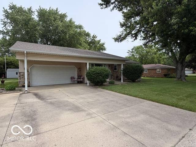 420 Phelps Drive, New Castle, IN 47362, photo 3 of 23