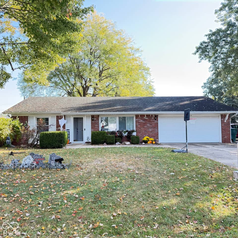 5504 N Winding Way, Muncie, IN 47304, photo 1 of 23