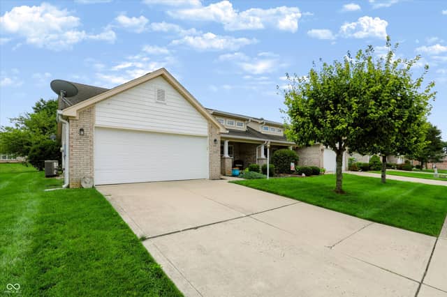 1068 Hilltop Commons Boulevard, Whiteland, IN 46184, photo 4 of 36
