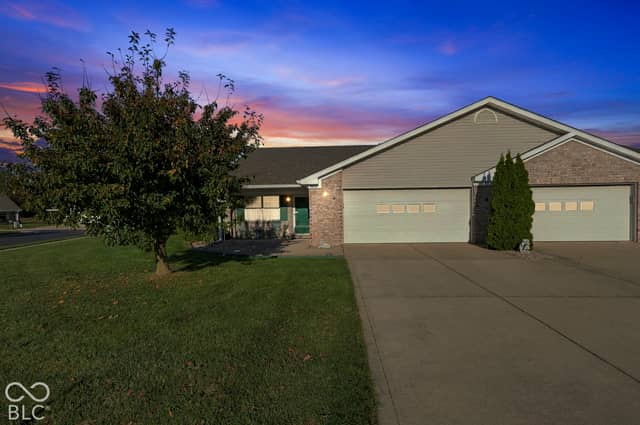 5650 Spring Mist Circle, Indianapolis, IN 46237, photo 3 of 38