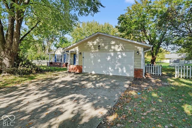 5926 Dabny Court, Indianapolis, IN 46254, photo 3 of 15
