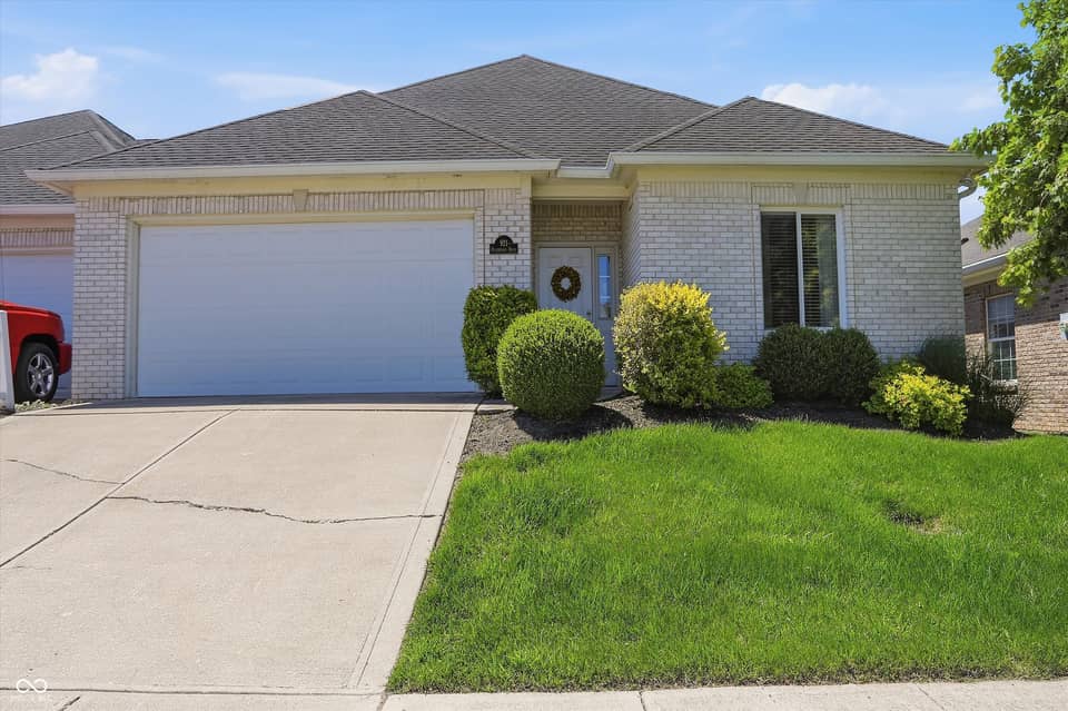 921 Hildebrand Drive, Indianapolis