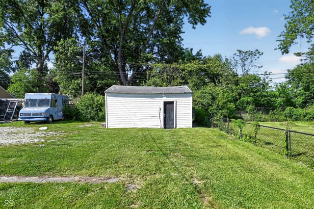 5936 E Shimer Avenue, Indianapolis, IN 46219, photo 3 of 30