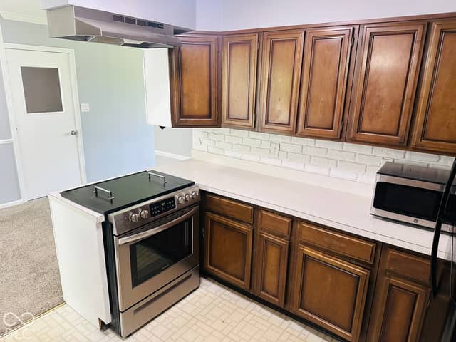 6932 Tousley Drive, Indianapolis, IN 46256, photo 3 of 19