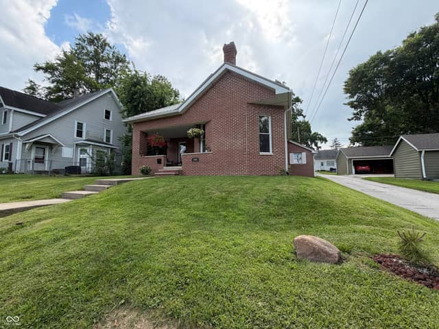 194 N Indiana Street, Danville, IN 46122, photo 5 of 67