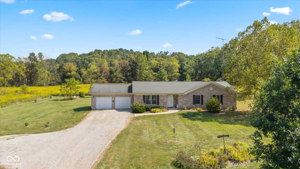 7835 W Bellsville Pike, Nashville, IN 47448, photo 1 of 65