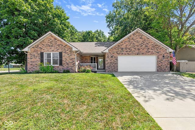 2435 Shorewood Drive, Lebanon, IN 46052, photo 2 of 66