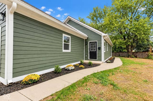 9920 Maurine Drive, Indianapolis, IN 46235, photo 5 of 34