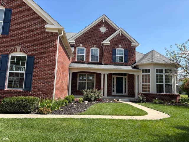 2801 Newbury Court, Zionsville, IN 46077, photo 2 of 25