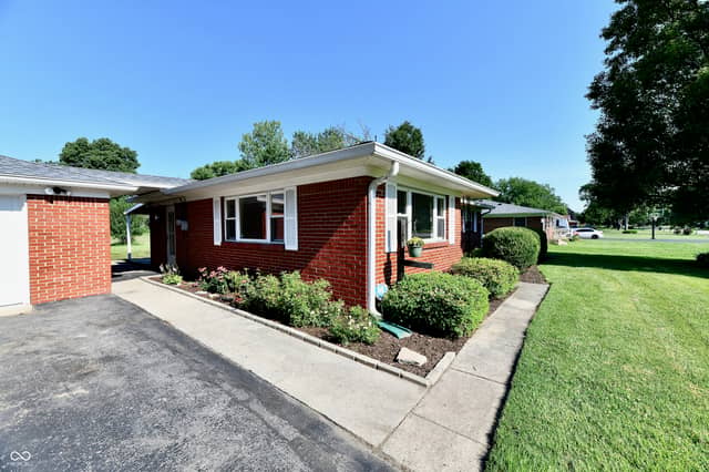4928 Oaknoll Drive, Indianapolis, IN 46221, photo 5 of 27