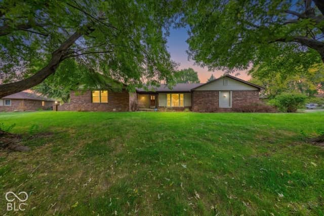 596 S Yeagy Court, Greenwood, IN 46142, photo 3 of 34