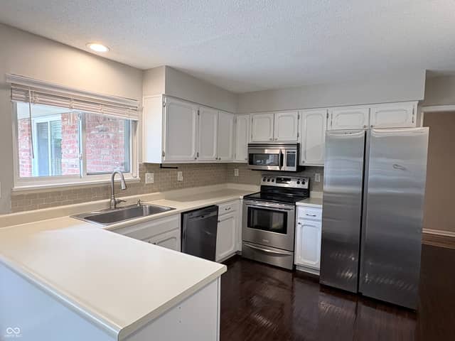 1327 Walston Court, Indianapolis, IN 46260, photo 5 of 43