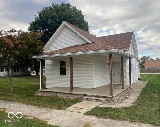 2312 S B Street, Elwood, IN 46036, photo 2 of 19