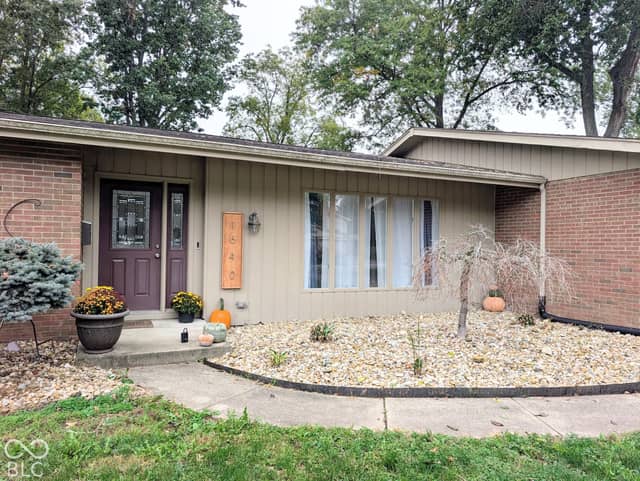 1640 South, Columbus, IN 47203, photo 2 of 44