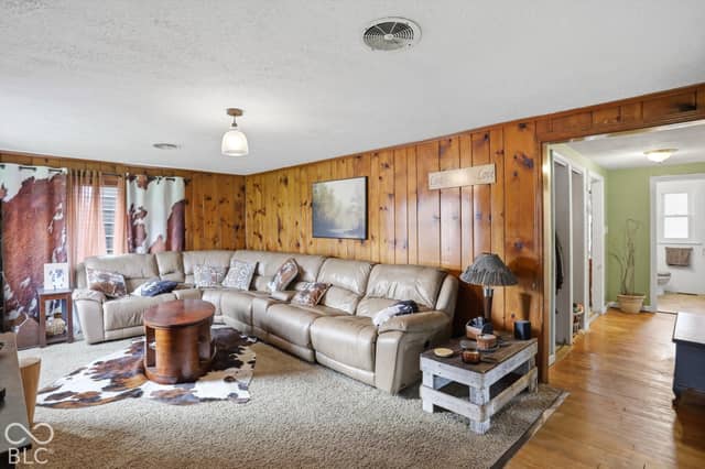 6330 E Raymond Street, Indianapolis, IN 46203, photo 4 of 45
