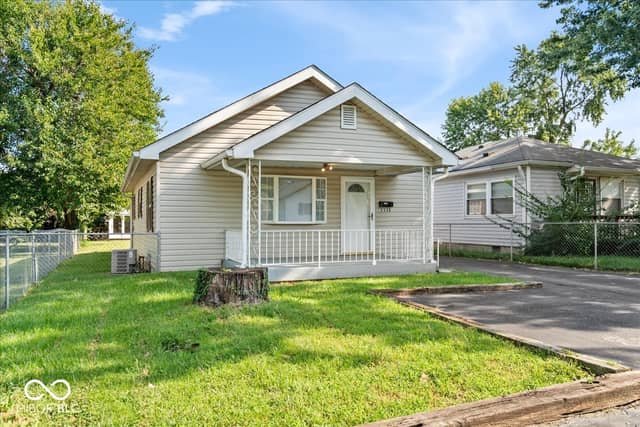 2332 Reformers Avenue, Indianapolis, IN 46203, photo 4 of 28