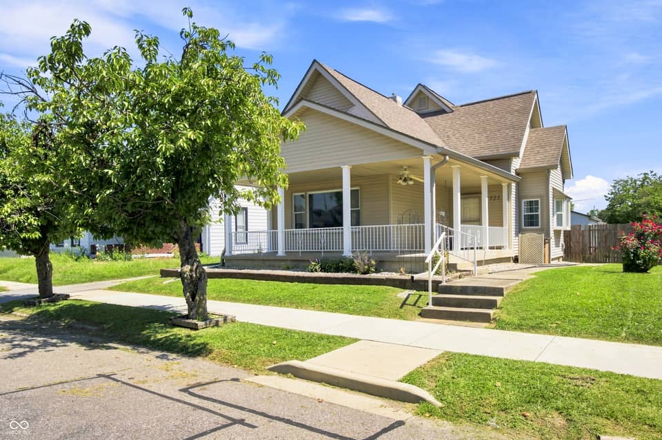 1721 Cottage Avenue, Columbus, IN 47201, photo 1 of 39