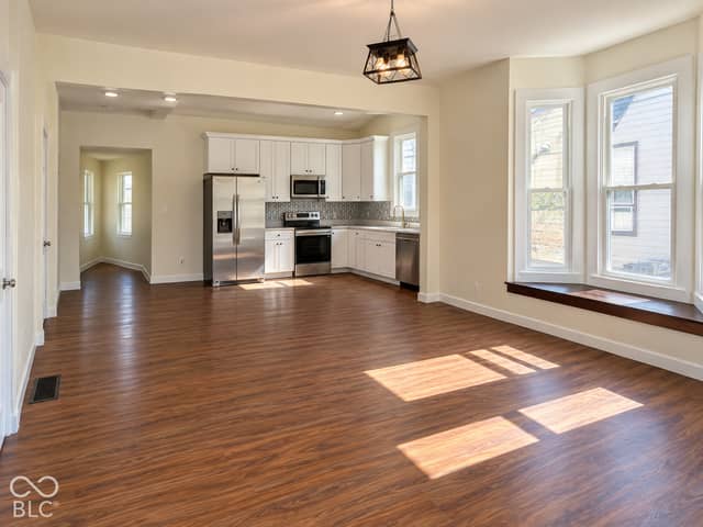 207 S Center, Plainfield, IN 46168, photo 2 of 3