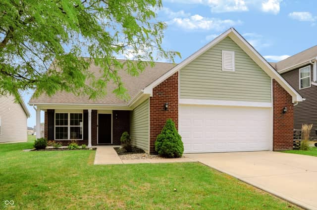 1617 Maplewood Lane, Pendleton, IN 46064, photo 2 of 68