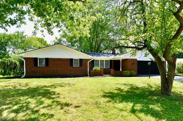 29 Parkwood Drive, Brownsburg, IN 46112, photo 3 of 45