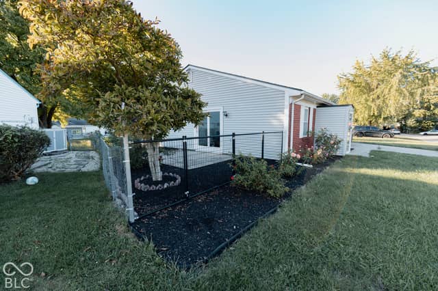 3722 Remington Drive, Indianapolis, IN 46227, photo 3 of 18