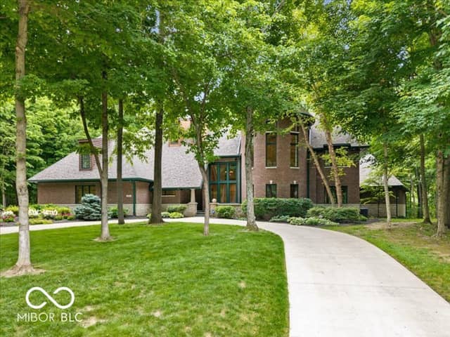 812 Woodcrest Way, Anderson, IN 46012, photo 2 of 63