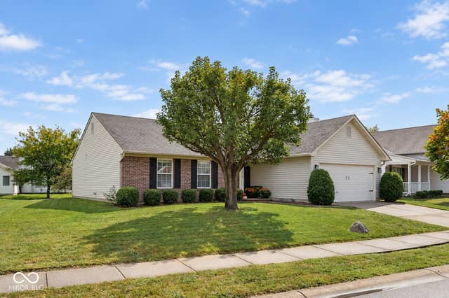 10635 Aspen Drive, Fishers, IN 46037, photo 3 of 32