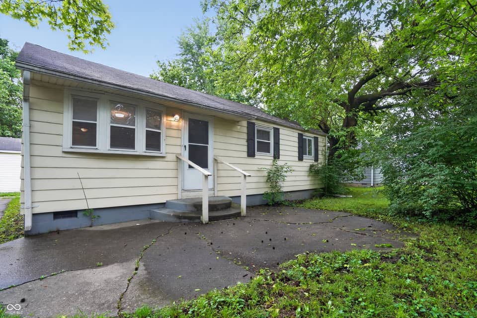 7402 E 46th Street, Indianapolis, IN 46226, photo 1 of 16