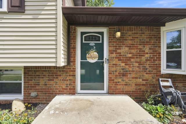1159 Cambridge Drive, Greenwood, IN 46142, photo 4 of 70