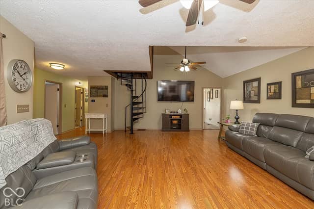 629 W 200 N, Greenfield, IN 46140, photo 5 of 32