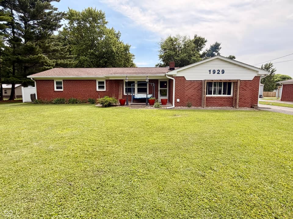 1929 N Avon Avenue, Avon