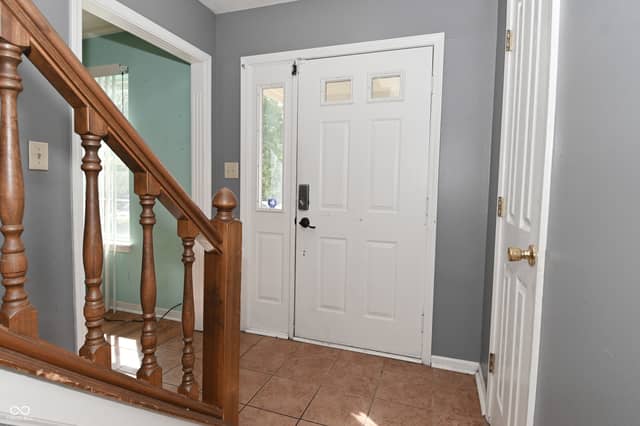1674 Park Hill Drive, Indianapolis, IN 46229, photo 5 of 35