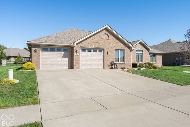 5066 W Quincy Court, Columbus, IN 47203, photo 3 of 53