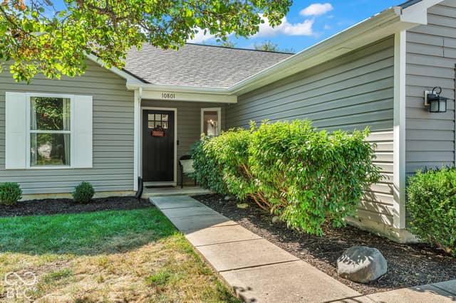 10801 Ravelle Road, Indianapolis, IN 46234, photo 3 of 33