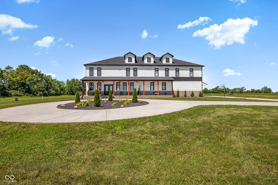 6305 Sunshine Meadows Lane, Brownsburg, IN 46112, photo 1 of 57