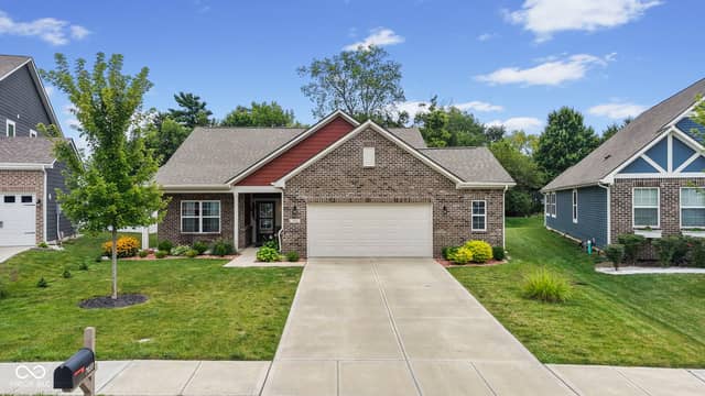 7033 Provincial Drive, McCordsville, IN 46055, photo 2 of 35