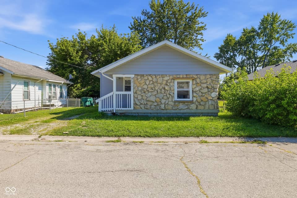 2211 E 18th Street, Muncie