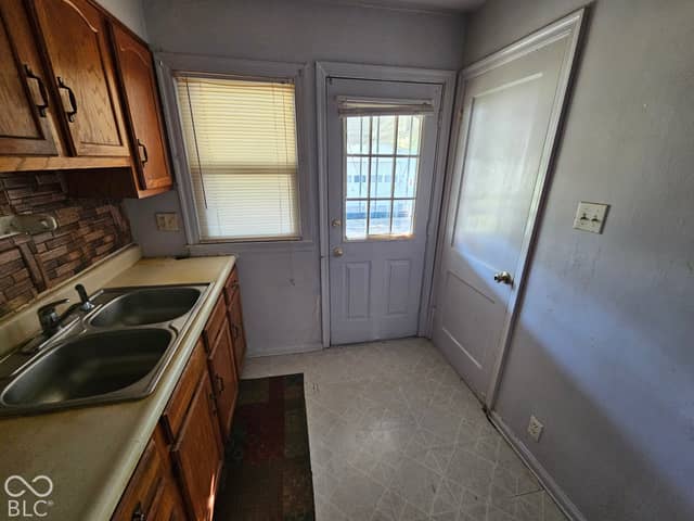 3209 N Tacoma Avenue, Indianapolis, IN 46218, photo 5 of 23
